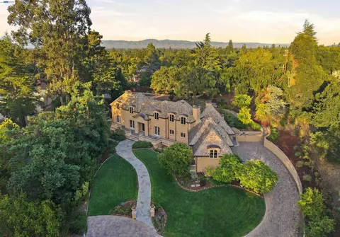 13388 Surrey Ln, Saratoga, CA 95070