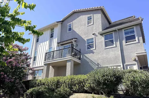 4201 Sunset View Dr, Dublin, CA 94568