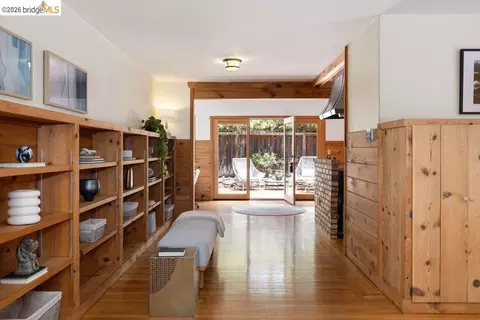 Entry Way - 287 Purdue Ave, Kensington, CA 94708 photo 1 of 2