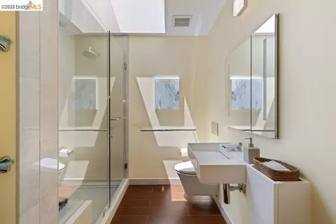 Bath - 287 Purdue Ave, Kensington, CA 94708 photo 1 of 5
