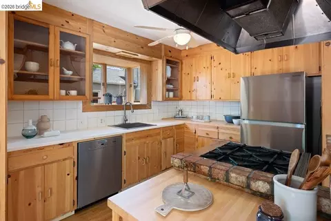 Kitchen - 287 Purdue Ave, Kensington, CA 94708 photo 2 of 7