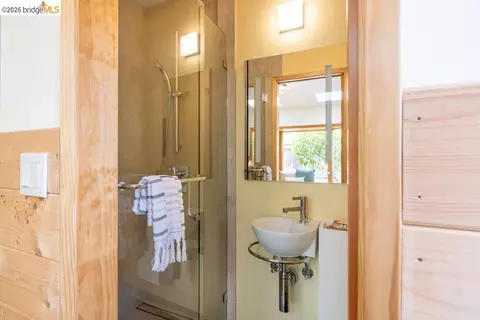 Bath - 287 Purdue Ave, Kensington, CA 94708 photo 4 of 5