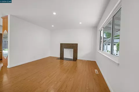Living - 1446 Sunshine Dr, Concord, CA 94520 photo 4 of 8