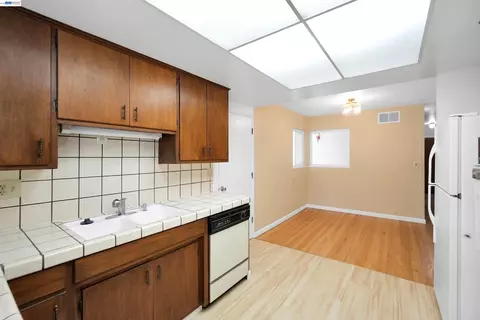 Kitchen - 5246 Abbey Ct, Newark, CA 94560 photo 3 of 4