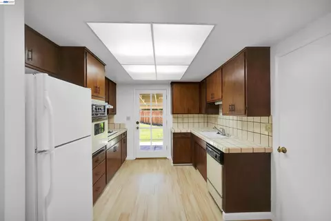 Kitchen - 5246 Abbey Ct, Newark, CA 94560 photo 1 of 4