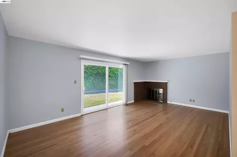Living - 5246 Abbey Ct, Newark, CA 94560 photo 5 of 9