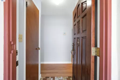 Entry Way - 5246 Abbey Ct, Newark, CA 94560 photo 2 of 5