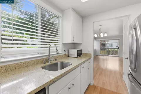 Kitchen - 641 Chadwick Ln, Bay Point, CA 94565 photo 4 of 4