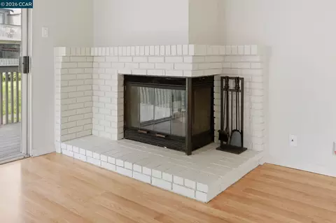 Living - 641 Chadwick Ln, Bay Point, CA 94565 photo 4 of 8