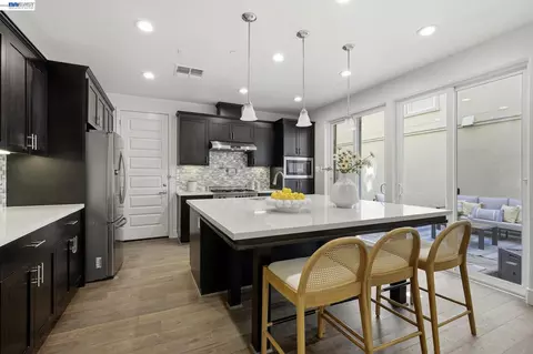 Kitchen - 416 Dewitt Ln, Alameda, CA 94501 photo 1 of 2