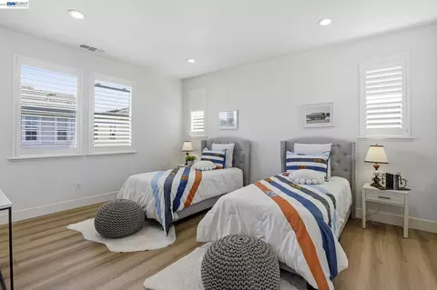 Bedroom - 416 Dewitt Ln, Alameda, CA 94501 photo 1 of 5