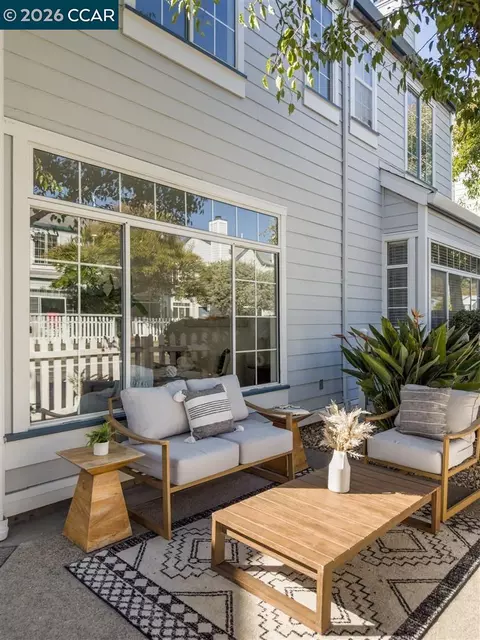 Exterior - 619 Commodore Dr, Richmond, CA 94804 photo 3 of 9