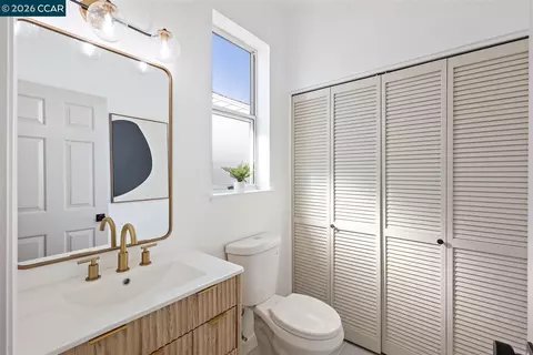 Bath - 619 Commodore Dr, Richmond, CA 94804 photo 1 of 6