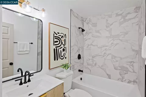 Bath - 619 Commodore Dr, Richmond, CA 94804 photo 4 of 6