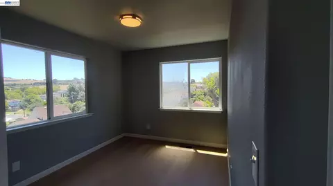 Bedroom - 917 1st St, Rodeo, CA 94572 photo 3 of 7