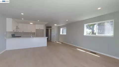 Living - 917 1st St, Rodeo, CA 94572 photo 1 of 2