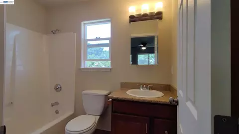 Bath - 917 1st St, Rodeo, CA 94572 photo 1 of 4
