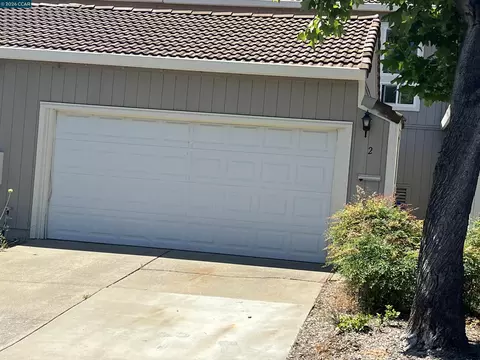 2 Tarn Ct, Hercules, CA 94547