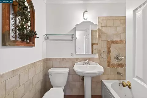 Bath - 8271 Cavalier Ln, Dublin, CA 94568 photo 3 of 4