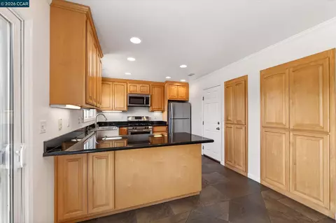 Kitchen - 8271 Cavalier Ln, Dublin, CA 94568 photo 2 of 8