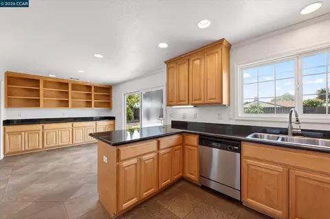Kitchen - 8271 Cavalier Ln, Dublin, CA 94568 photo 7 of 8