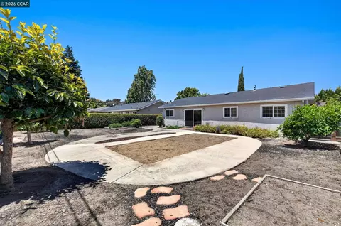 Exterior - 8271 Cavalier Ln, Dublin, CA 94568 photo 5 of 6