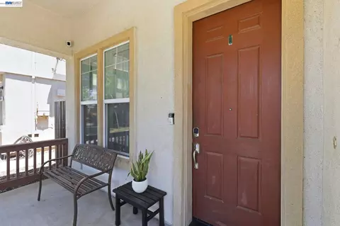 Entry Way - 1205 Nellis Ct, Pittsburg, CA 94565 photo 1 of 6