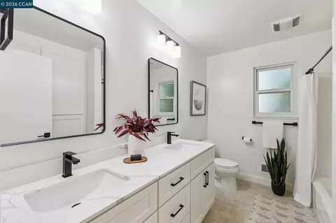 Bath - 263 Tharp Dr, Moraga, CA 94556 photo 1 of 4