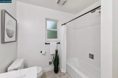Bath - 263 Tharp Dr, Moraga, CA 94556 photo 2 of 4