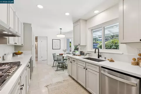 Kitchen - 263 Tharp Dr, Moraga, CA 94556 photo 3 of 5