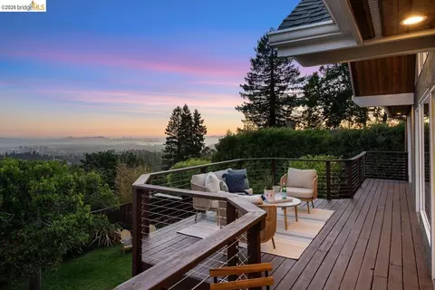 7008 Thornhill Dr, Oakland, CA 94611