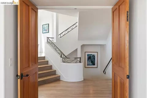 Entry Way - 85 Gravatt Dr, Berkeley, CA 94705 photo 7 of 10