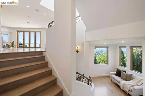 Entry Way - 85 Gravatt Dr, Berkeley, CA 94705 photo 6 of 10