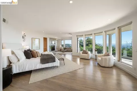Bedroom - 85 Gravatt Dr, Berkeley, CA 94705 photo 1 of 12