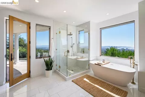 Bath - 85 Gravatt Dr, Berkeley, CA 94705 photo 3 of 7