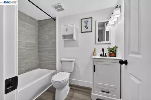 Bath - 111 Garretson Ave, Rodeo, CA 94572 photo 5 of 6