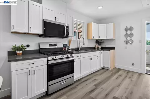 Kitchen - 111 Garretson Ave, Rodeo, CA 94572 photo 3 of 5