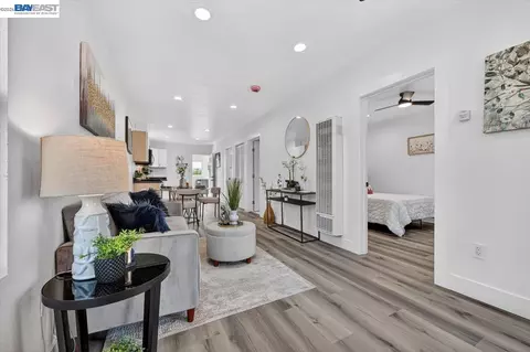 Entry Way - 111 Garretson Ave, Rodeo, CA 94572 photo 5 of 5