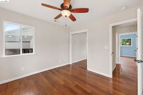 Bedroom - 2465 Mountain View Dr, Concord, CA 94520 photo 2 of 6