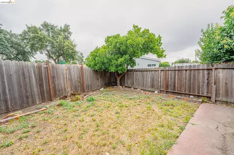 Exterior - 2465 Mountain View Dr, Concord, CA 94520 photo 11 of 17