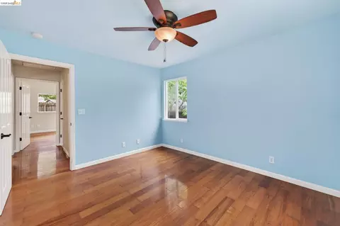 Bedroom - 2465 Mountain View Dr, Concord, CA 94520 photo 5 of 6