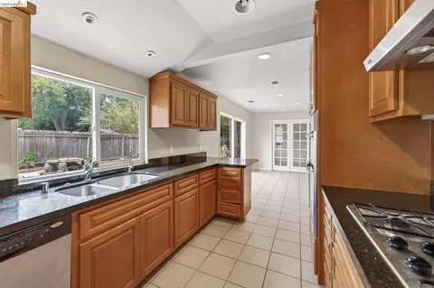 Kitchen - 2465 Mountain View Dr, Concord, CA 94520 photo 3 of 7