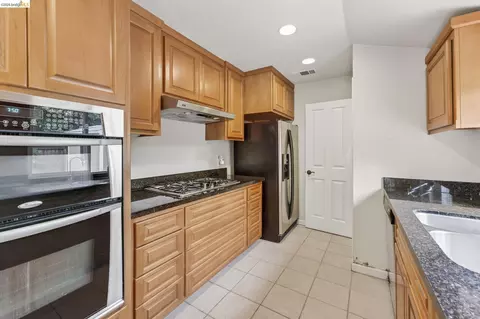 Kitchen - 2465 Mountain View Dr, Concord, CA 94520 photo 6 of 7