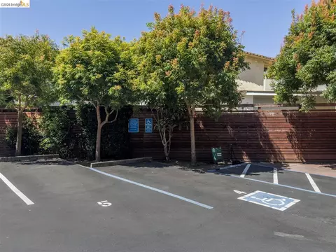 Exterior - 1406 San Pablo Ave #A, Berkeley, CA 94702 photo 7 of 8