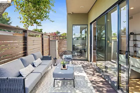 Exterior - 1406 San Pablo Ave #A, Berkeley, CA 94702 photo 2 of 8