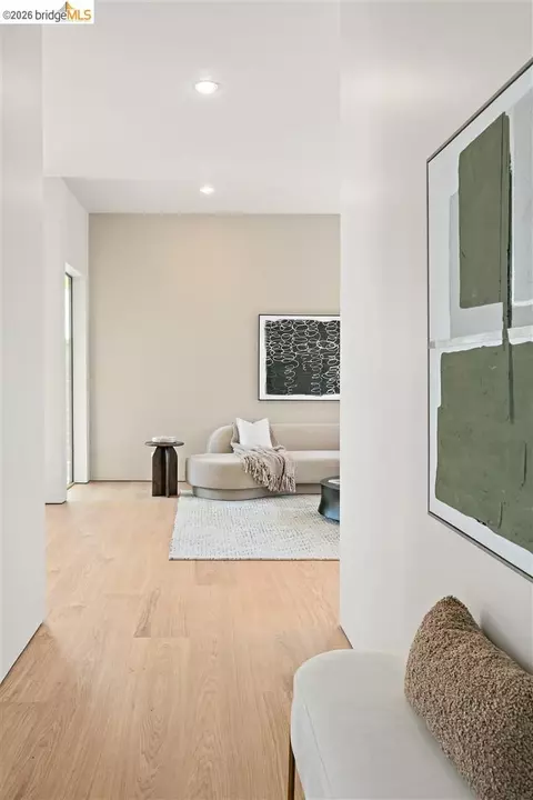 Entry Way - 1406 San Pablo Ave #A, Berkeley, CA 94702 photo 1 of 2