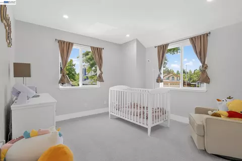 Bedroom - 9111 Piccadilly Cir, Windsor, CA 95492 photo 1 of 4