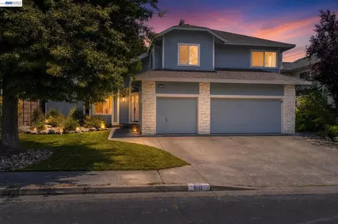 Exterior - 9111 Piccadilly Cir, Windsor, CA 95492 photo 2 of 7