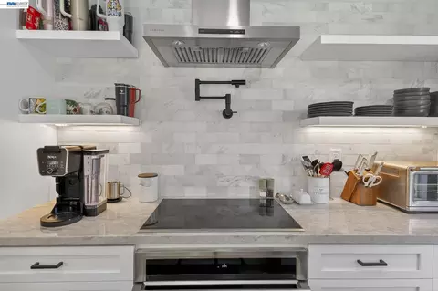 Kitchen - 9111 Piccadilly Cir, Windsor, CA 95492 photo 2 of 2