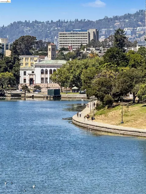 1 Lakeside Dr #411, Oakland, CA 94612